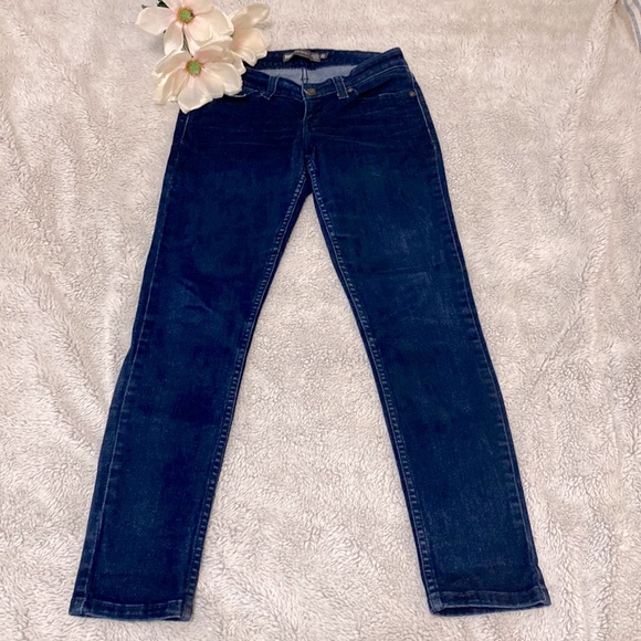 Levi’s Demi Curve Low Rise Skinny Jeans - Picture 2 of 5